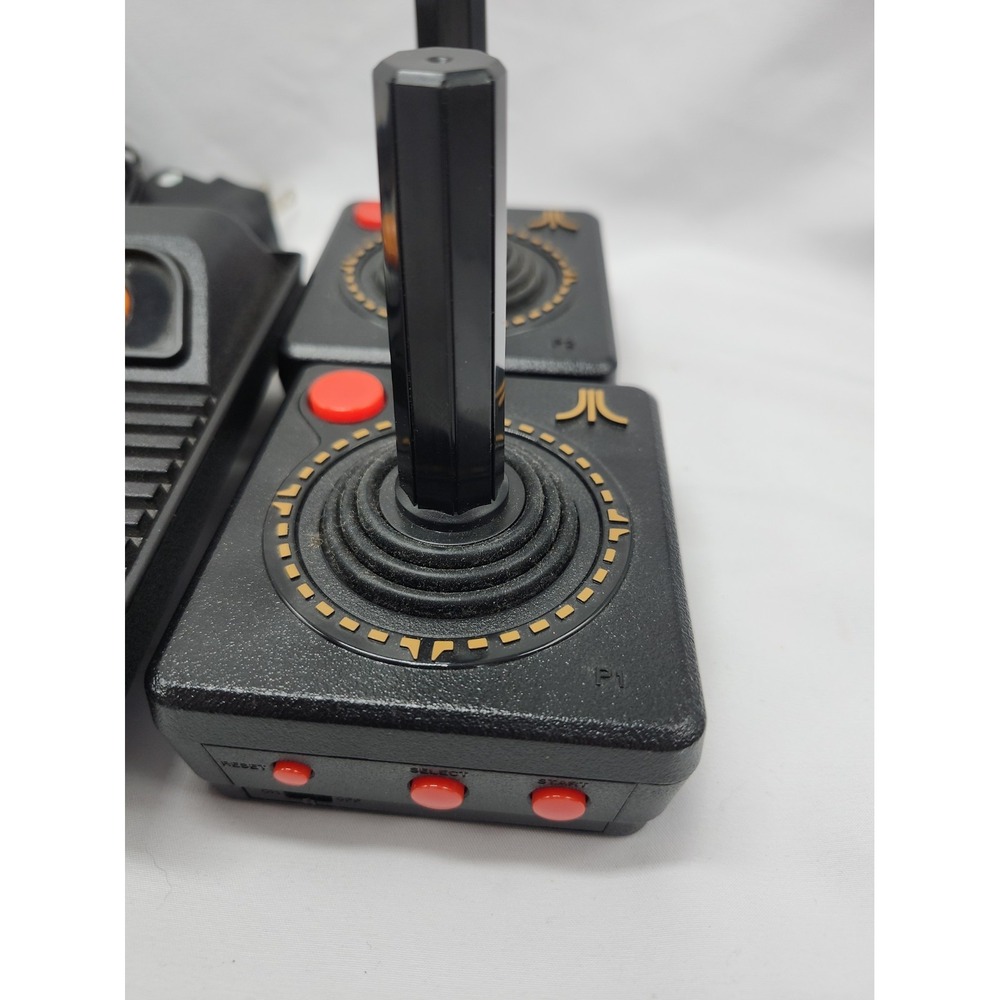 Atari FlashBack Video Game System Console Wireless With Built-In Games - Picture 2 of 3